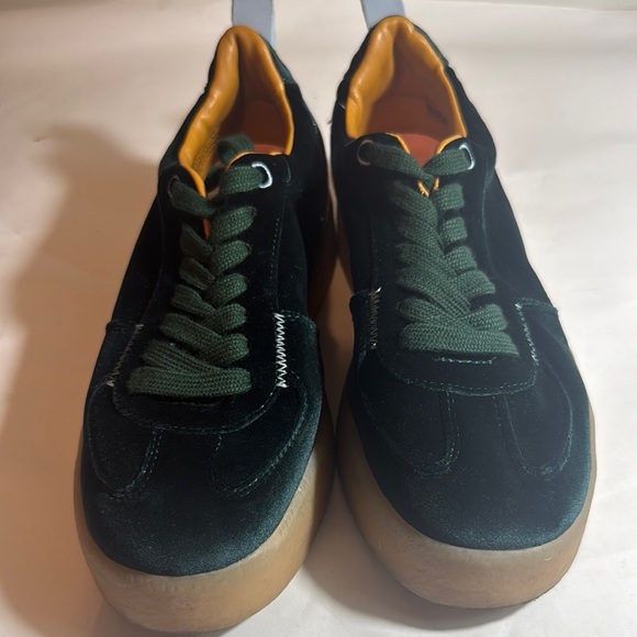 Gently used Steve Madden green suede women’s shoes 7M - Picture 2 of 5